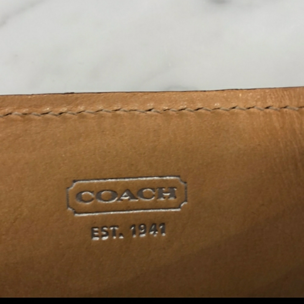 Coach Signature Statement Piece - Picture 3 of 7